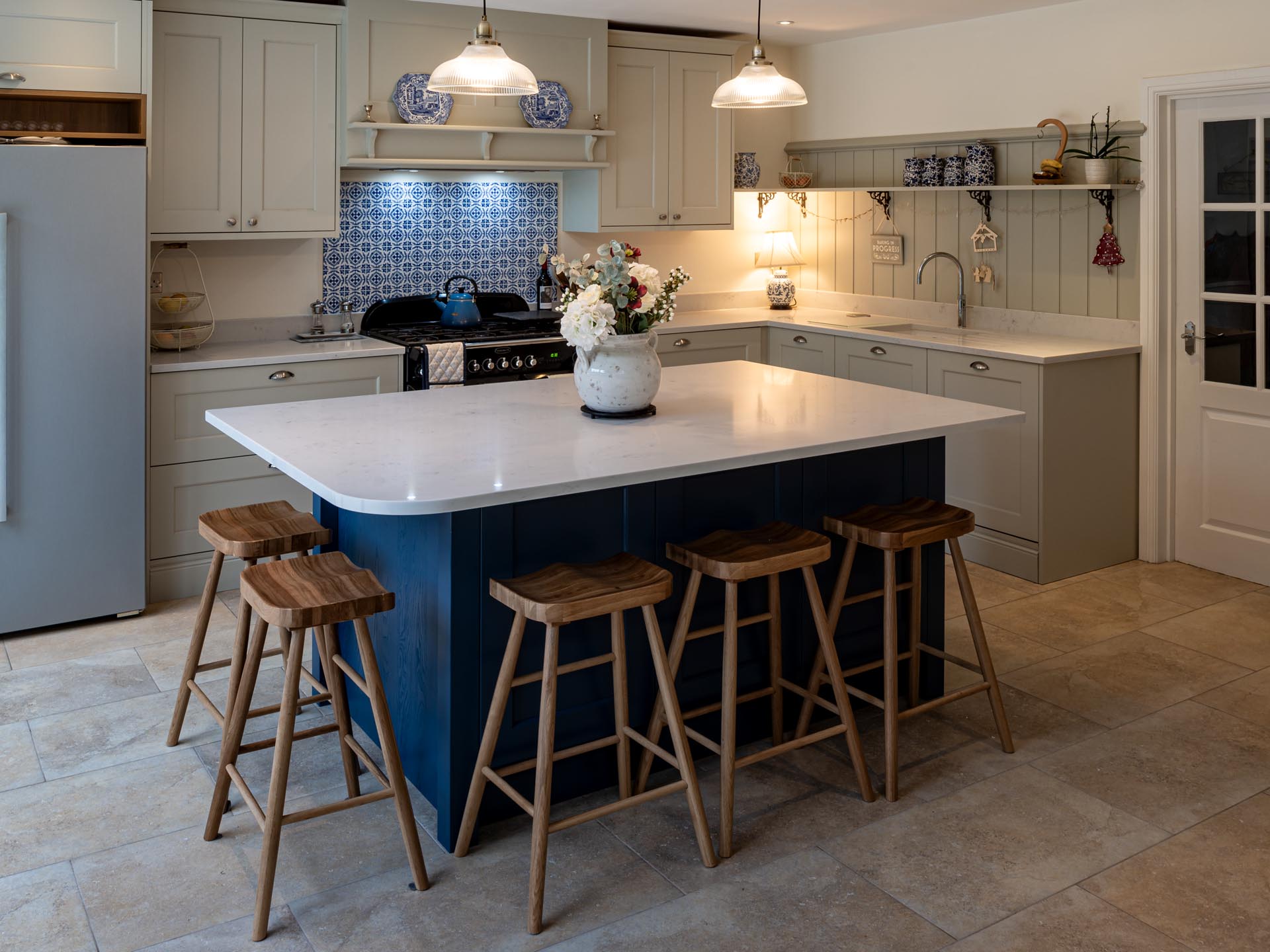Gaddesby Tavira kitchen with quartz worktops in Oxshott surrey