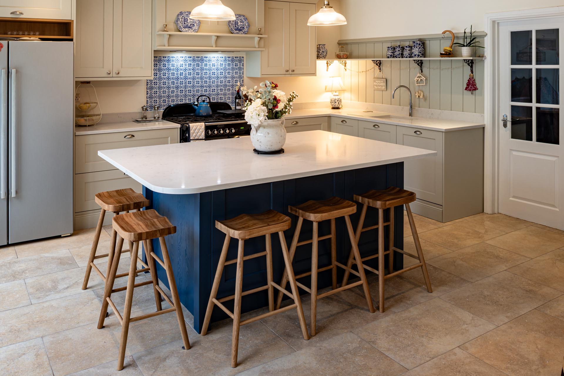 AG Carrara Paragon Designs Affordable Granite Oxshott 112735 a Quartz kitchen island AG Carrara Paragon Designs Affordable Granite Oxshott 112735 a