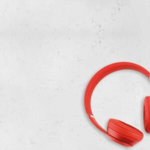 AR615 Bianco Leggiero and headphones
