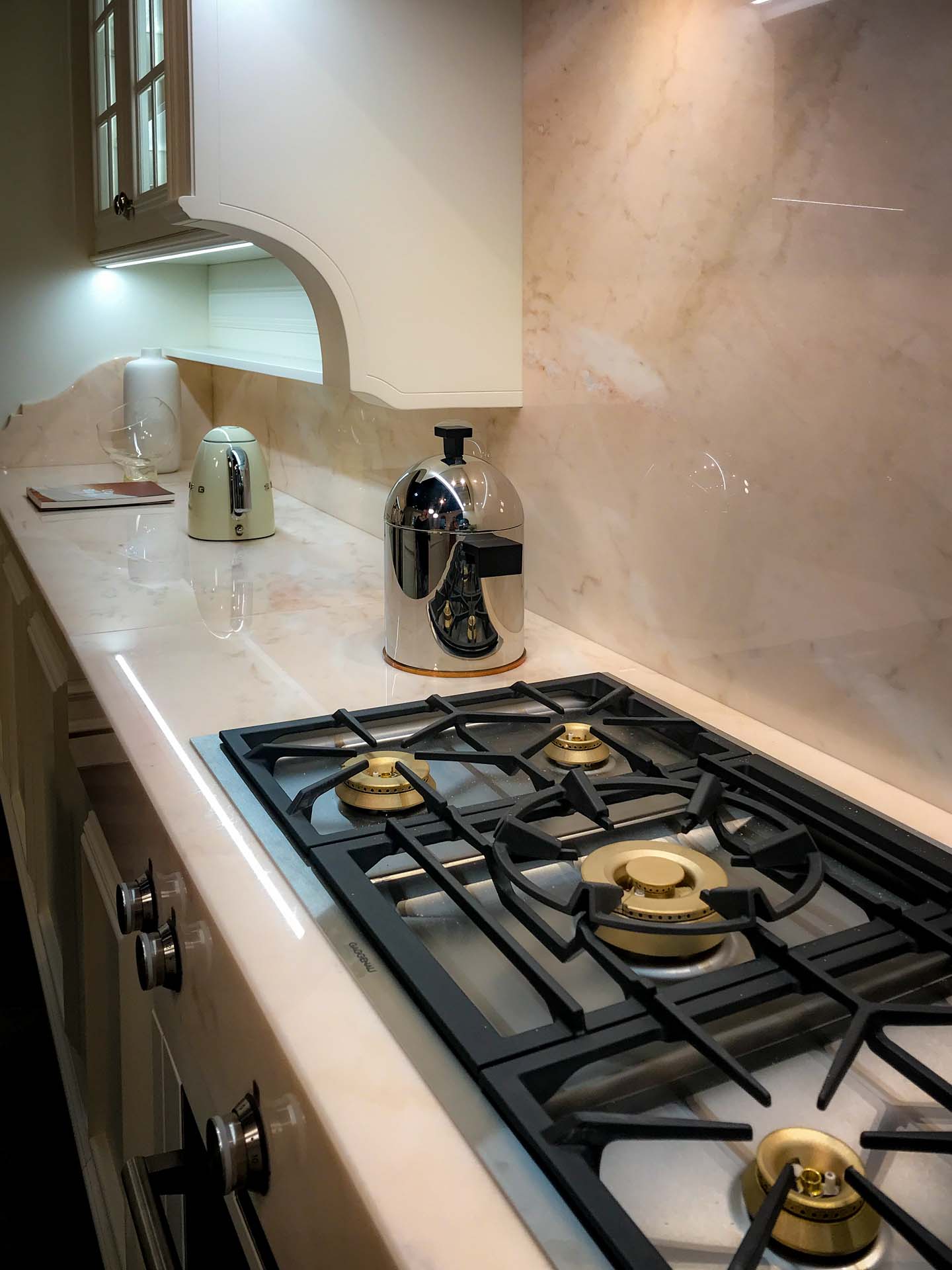 affordable-granite-milan-design-show-granite-worktops-180421-134914a affordable-granite-milan-design-show-granite-worktops-180421-134914a