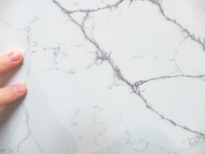 classic-quartz-worktops-surrey-alaska-bianca-cq180621-33465-093128-a