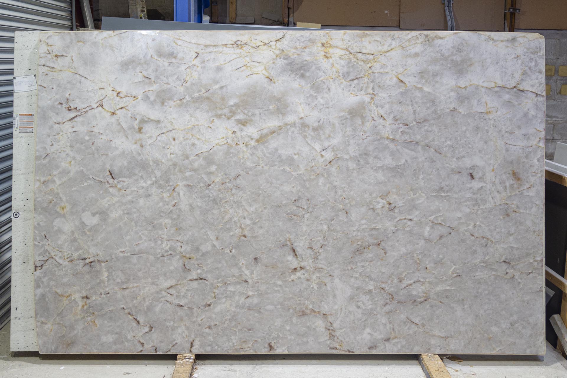 Cristallo Granite worktops natural stone in your kitchen MS211122 41639 125937 (1) a