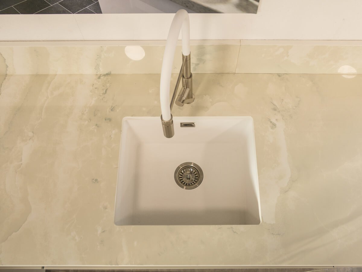 dekton-fiord-showroom-170117-123057a