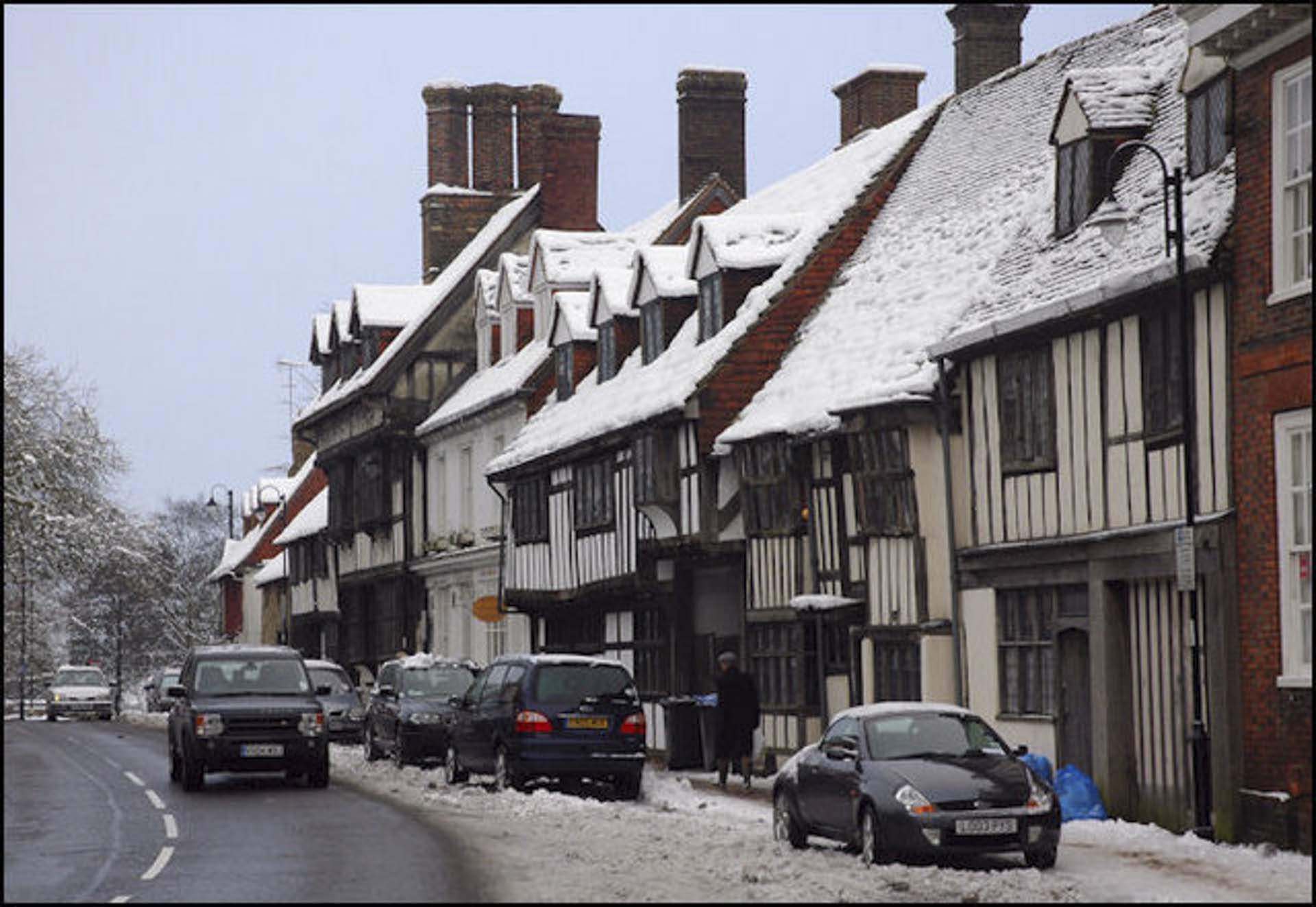 A winter view of East Grinstead High Street