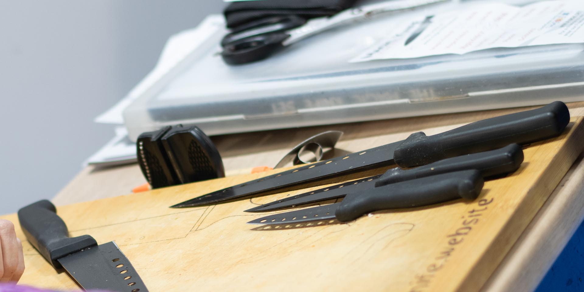 Homebuilding Renovating Show Jan 2025 Farnborough 114021 a Magic Knife
