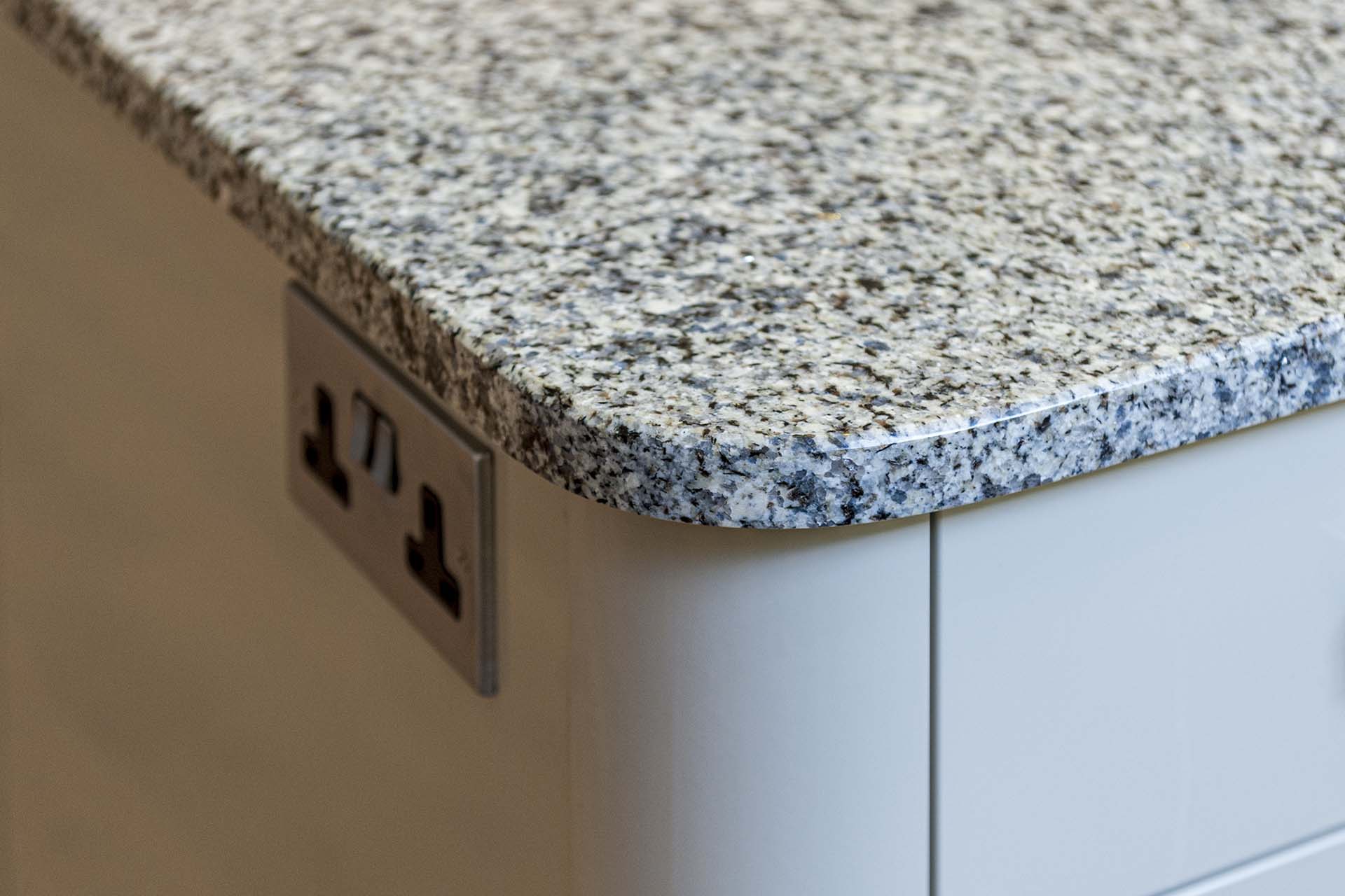 azul platino granite east grinstead 123213 curved corner over pilaster red