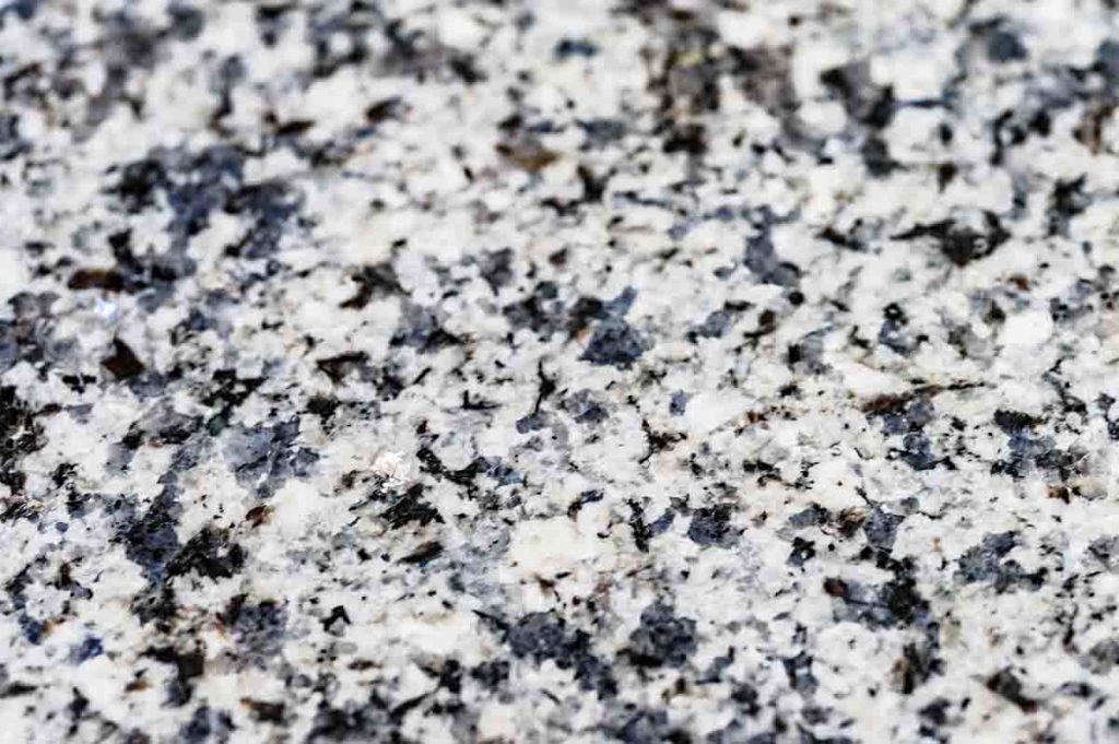azul_platino_granite_east_grinstead_122106_a_surface_detail
