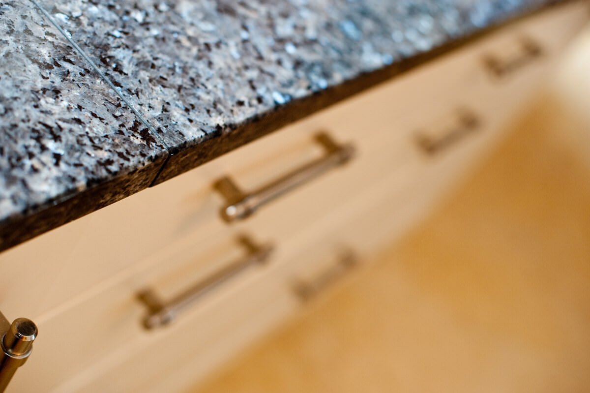 blue_pearl_granite_brockham_surrey_131040_a_units_cream