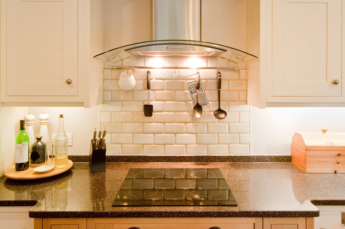 breakfront-granite-worktop-quartz-hob-sink-124128 breakfront-granite-worktop-quartz-hob-sink-124128