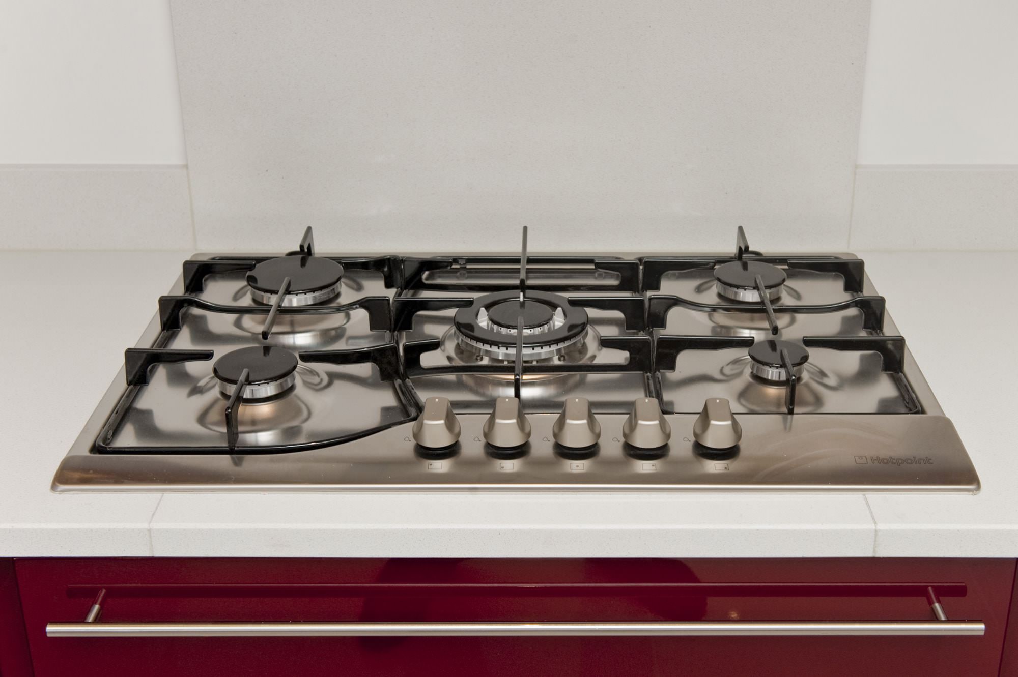 cimstone-arcadia-white-quartz-crawley–west-sussex-112851-hob-detail-min