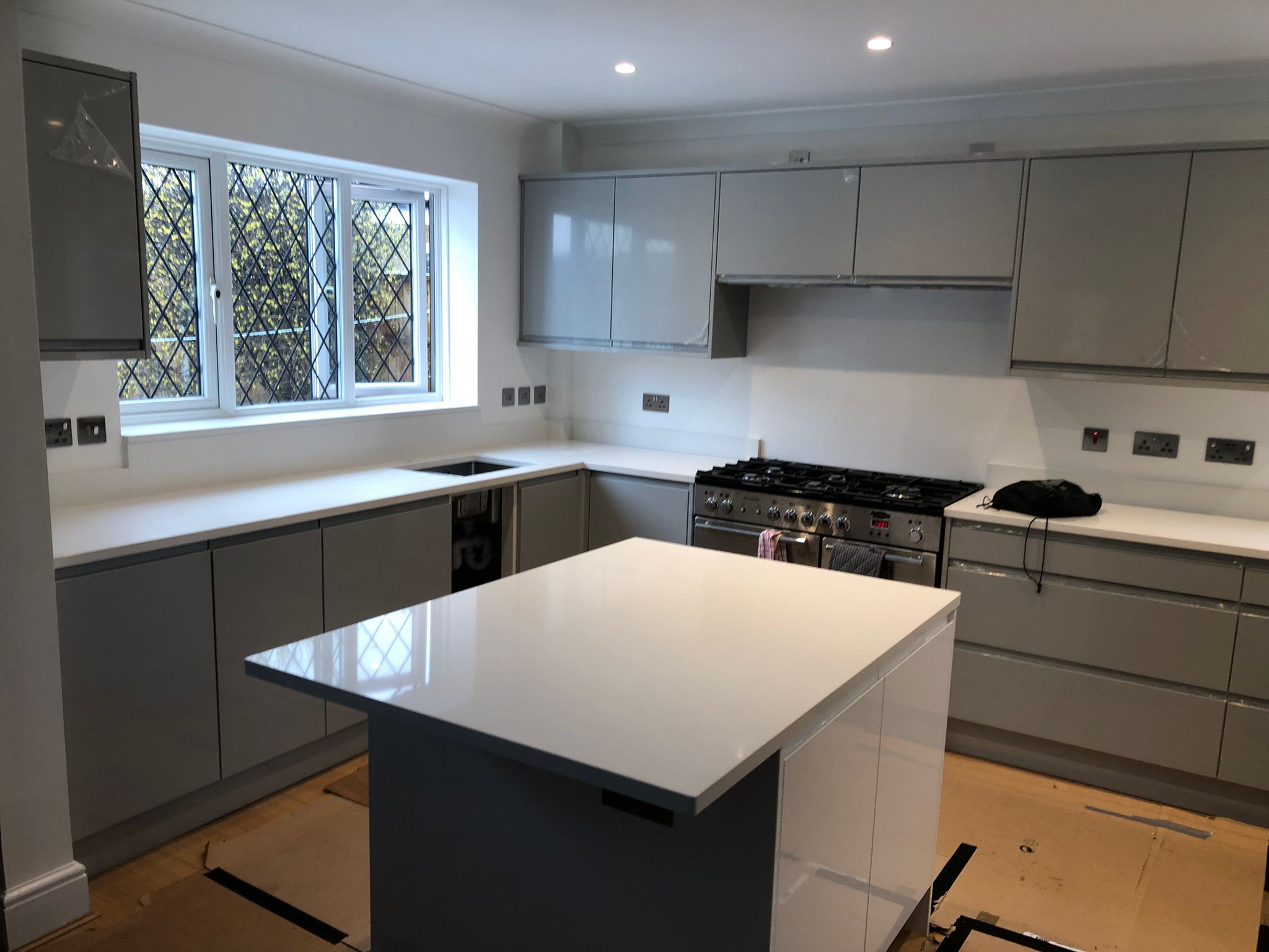 fitters picture of whole kitchen cimstone cortina quartz worktops