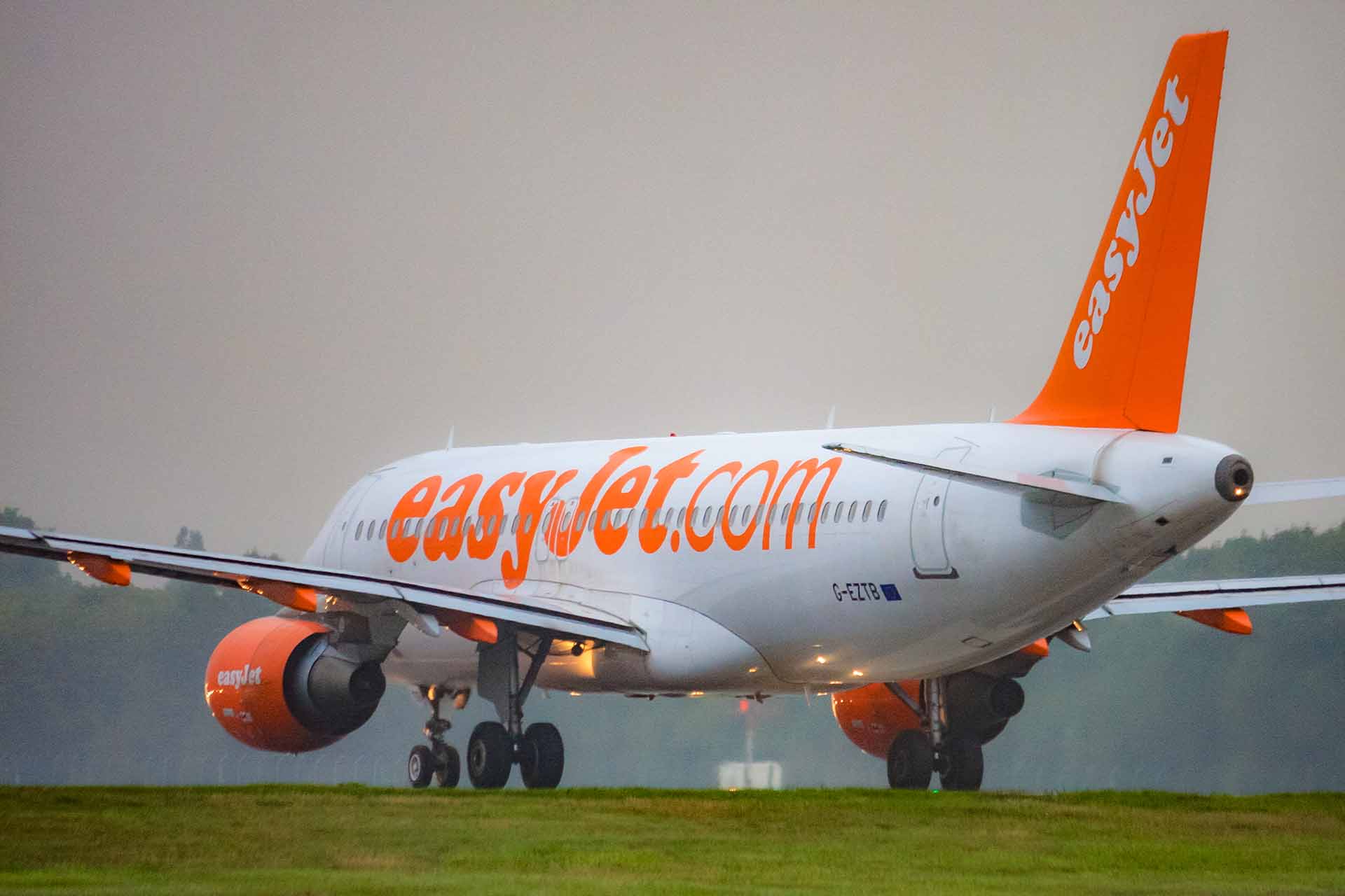 granite-worktops-crawley-west-sussex-gatwick-airport-horley-easyjet-airbus-rh6