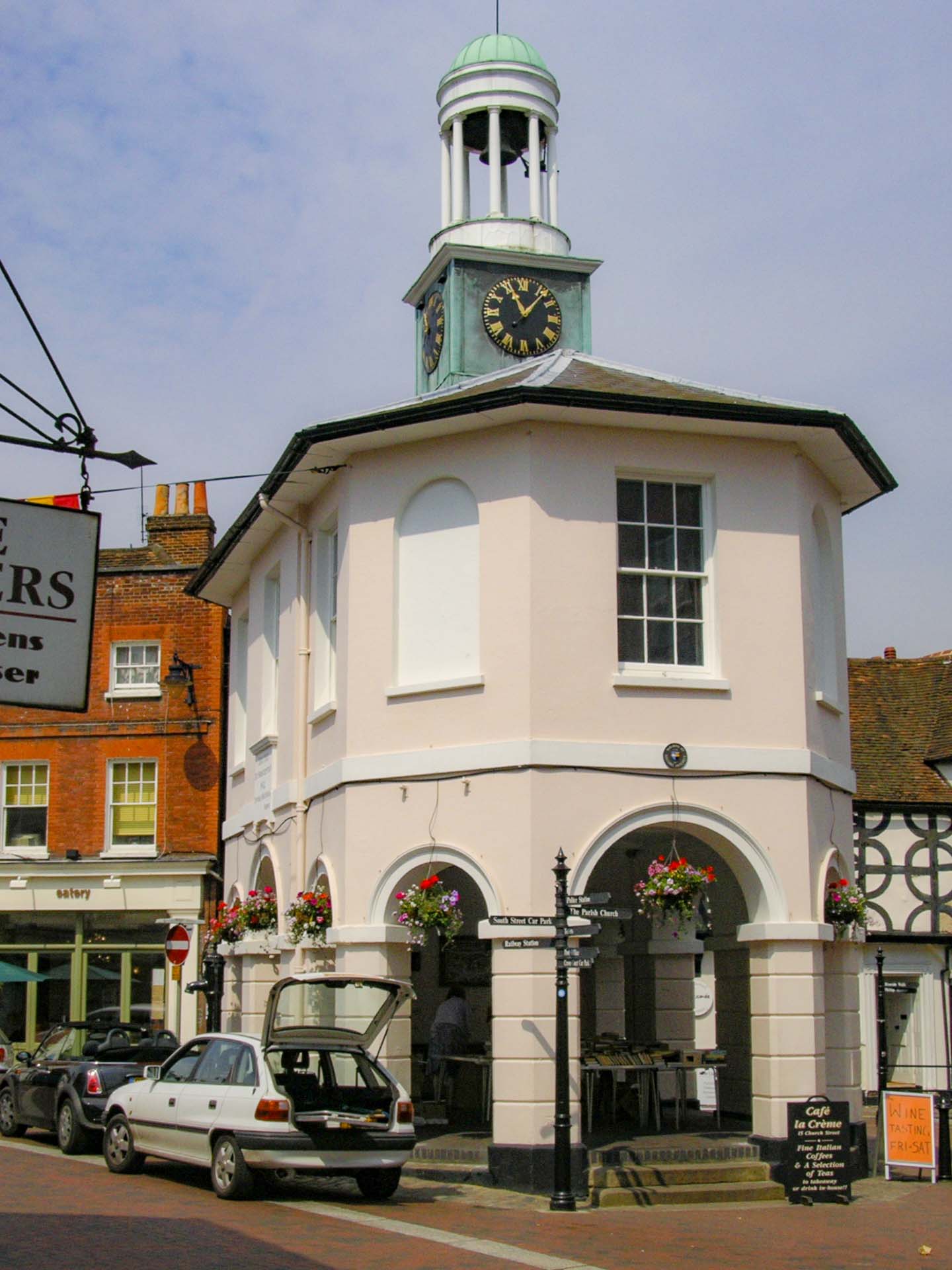 guildford-quartz-worktops-Godalming_Pepperpot-a