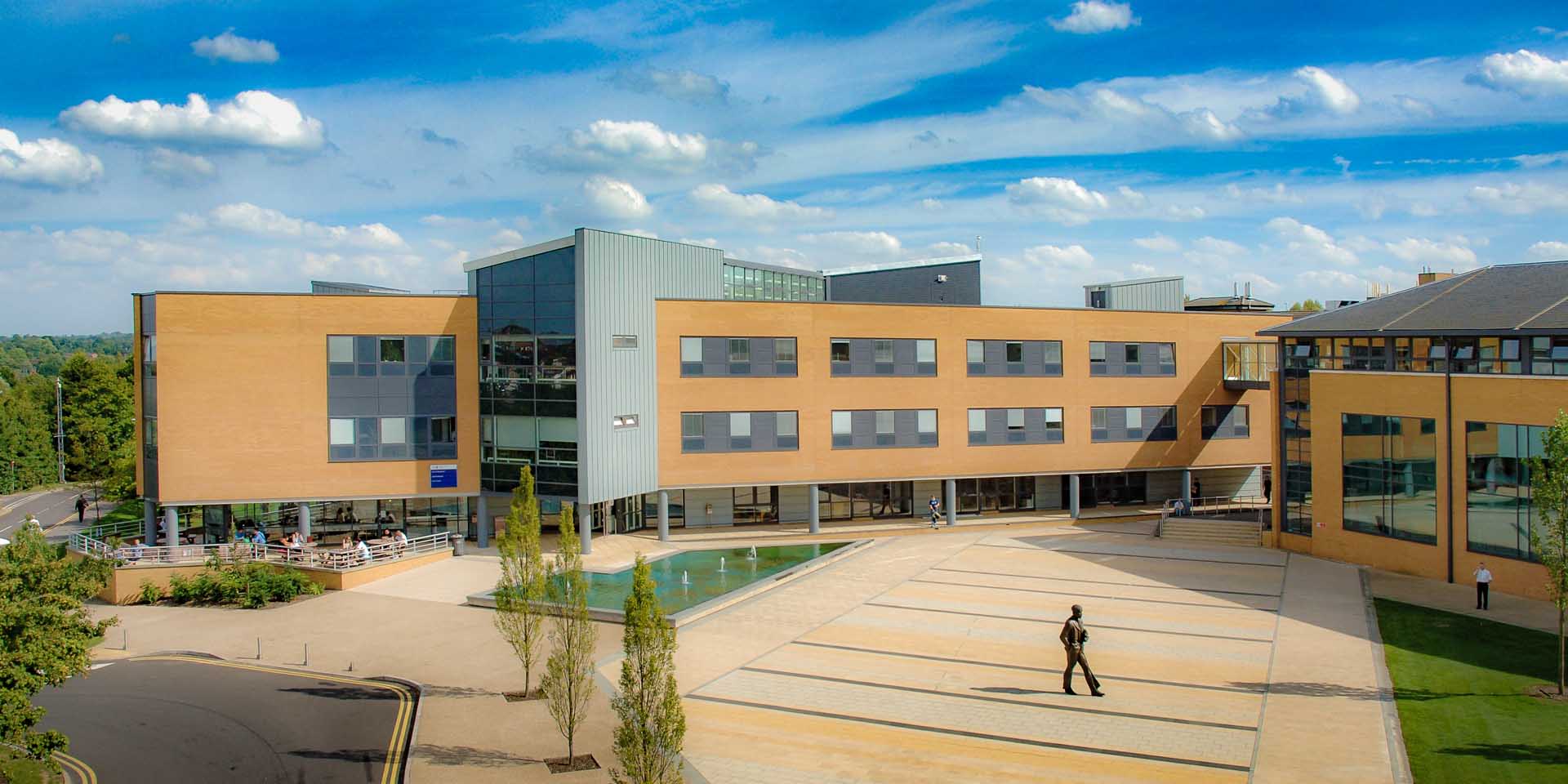 guildford-quartz-worktops-University_of_Surrey_School_of_Management