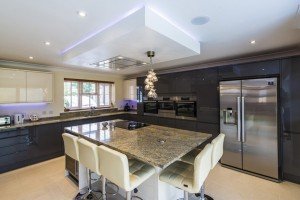 kashmir-gold-granite-horsham-112059-a-kitchen-min-1024×684-min