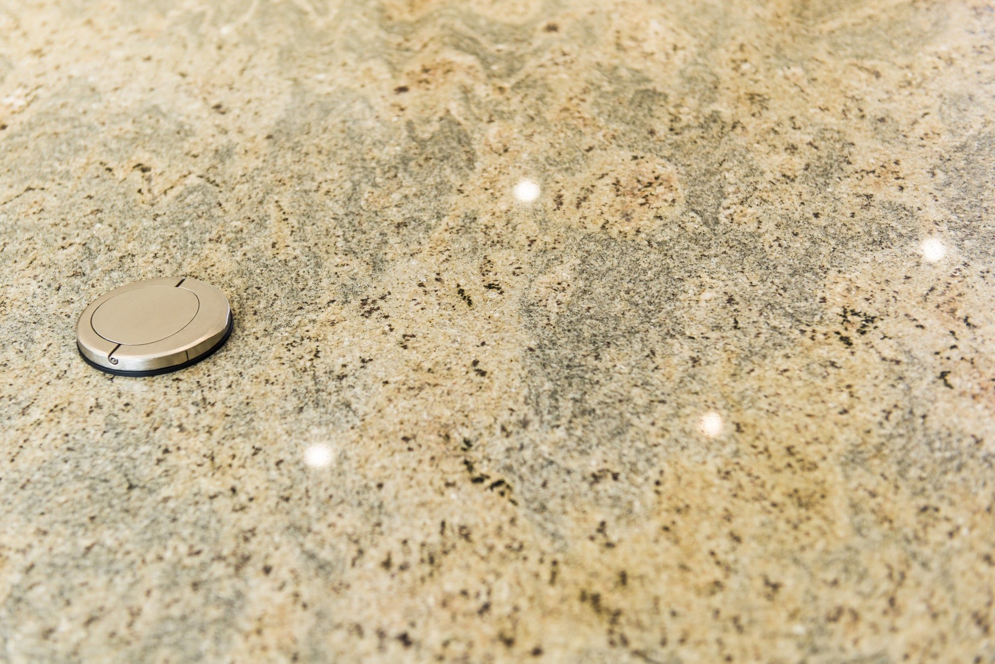 kashmir-gold-granite-horsham-113258-a-pop-up-socket-retracted-min kashmir-gold-granite-horsham-113258-a-pop-up-socket-retracted-min