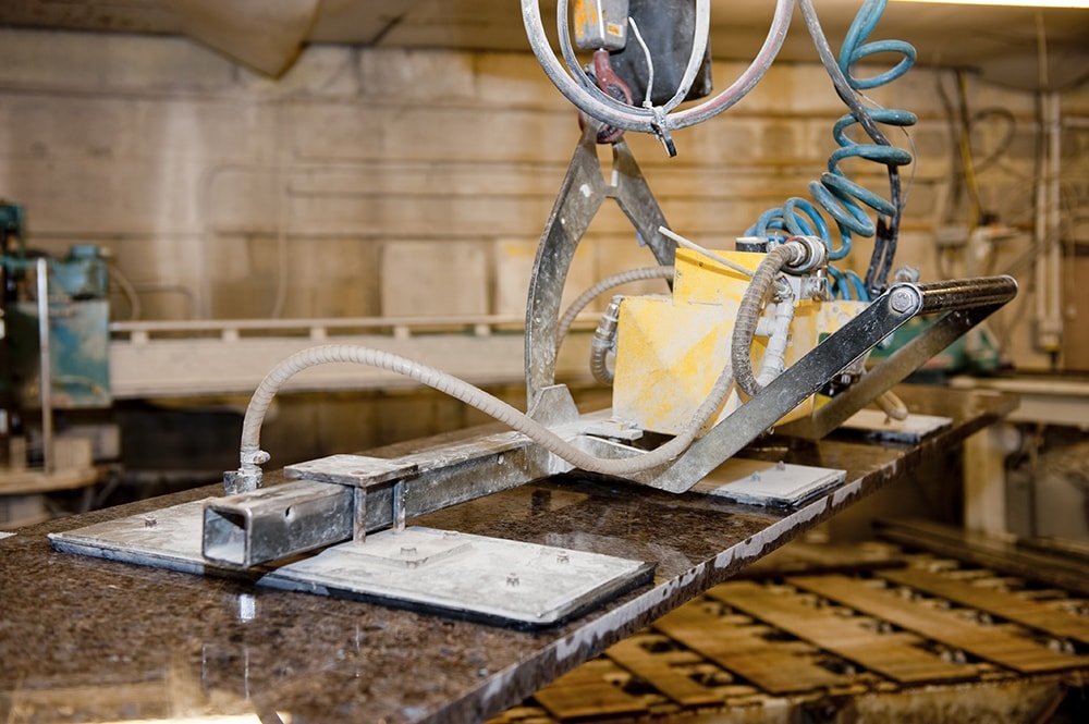 labrador-antique-granite-horley-galley-kitchen-145056-a-crane-min labrador-antique-granite-horley-galley-kitchen-145056-a-crane-min