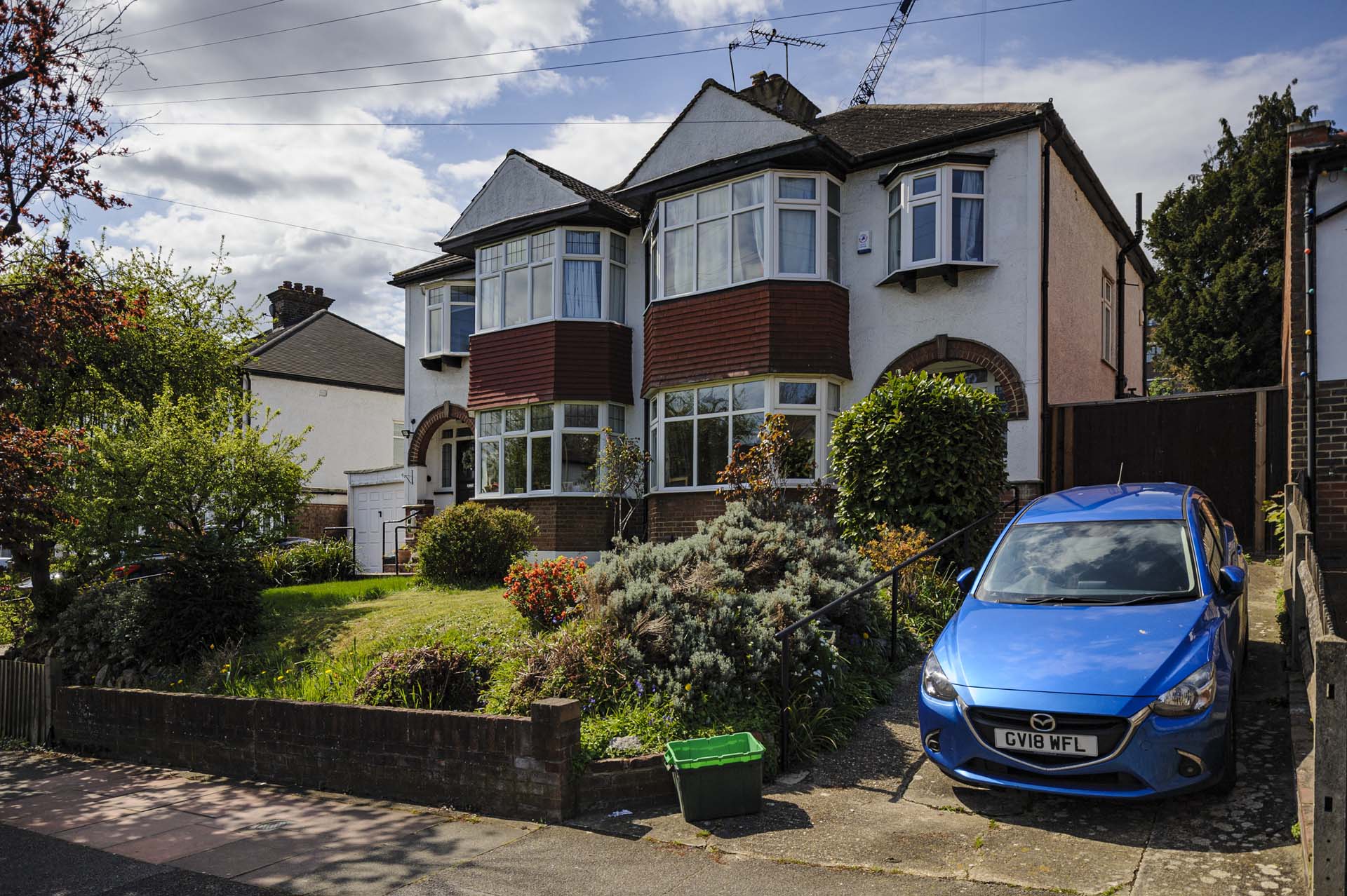 A suburban semi Bromley by Bromley photographer and granite worktops salesman Andrew King Photography