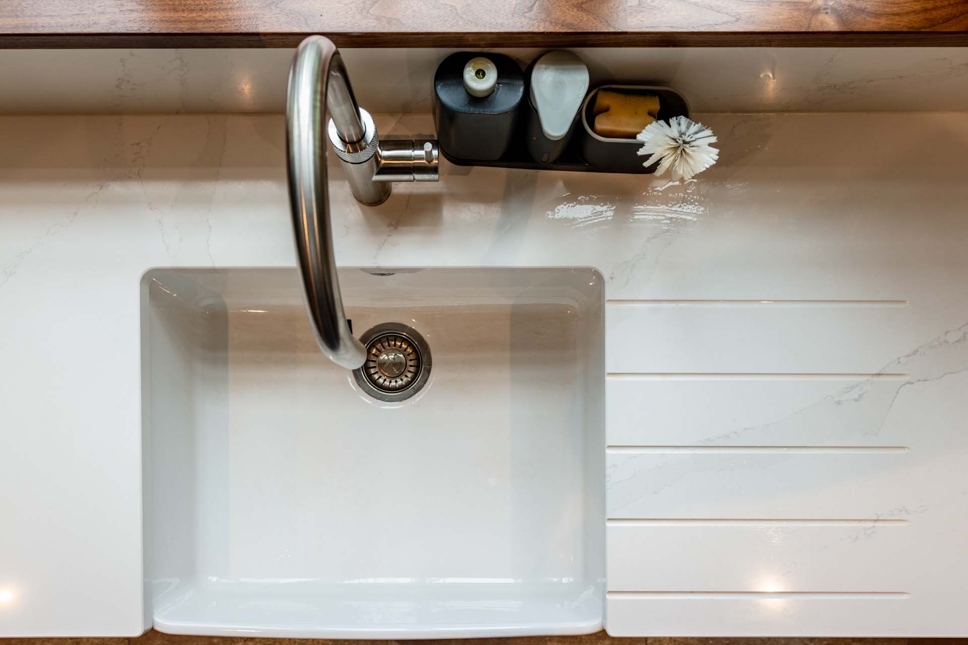 affordable-granite-worktops-silestone-eternal-calacatta-gold-oxted-rh8-101256-a-1920.jpg